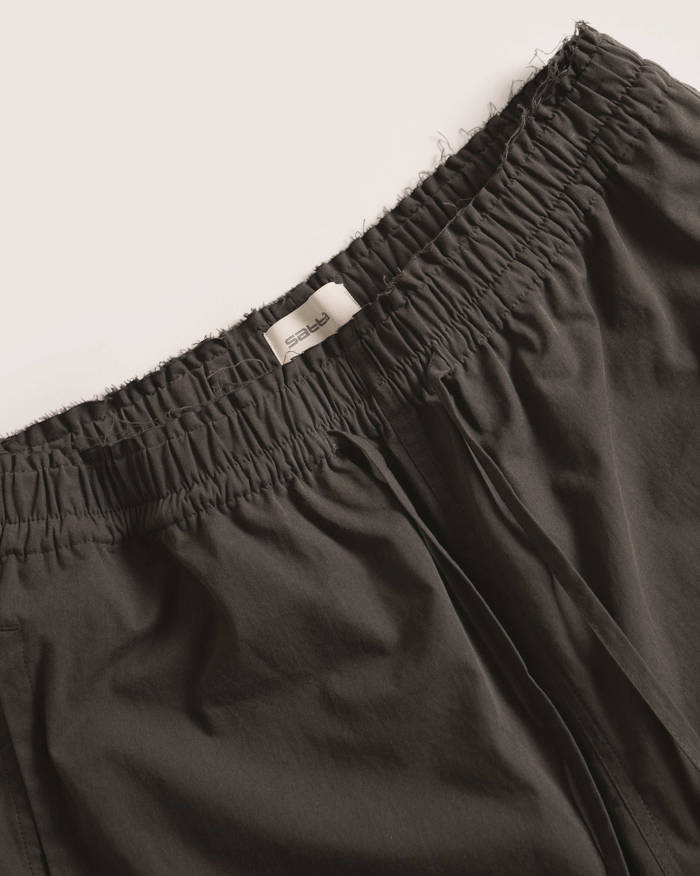 Satta Kai Pant [W] - Charcoal