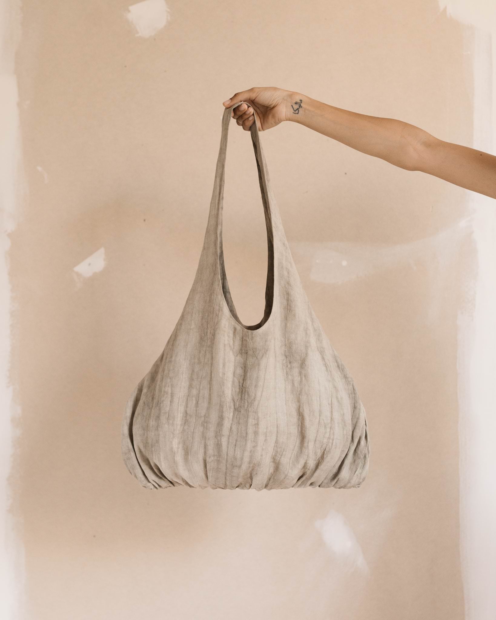 Satta Drop Bag - Marbled White / Grey